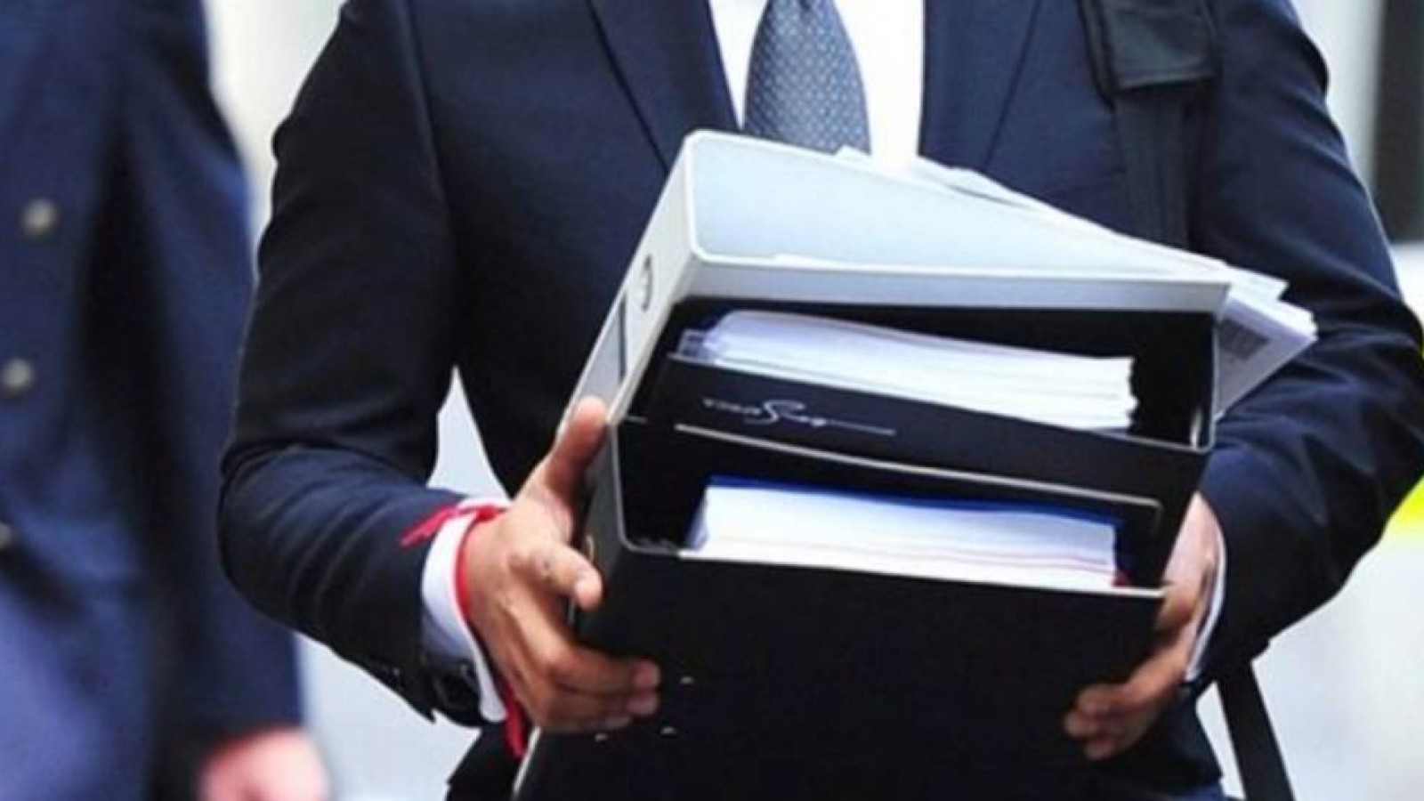 Үкімет әкімдерге мемлекеттік қызметкерлердің санын азайтуға тапсырма берді.