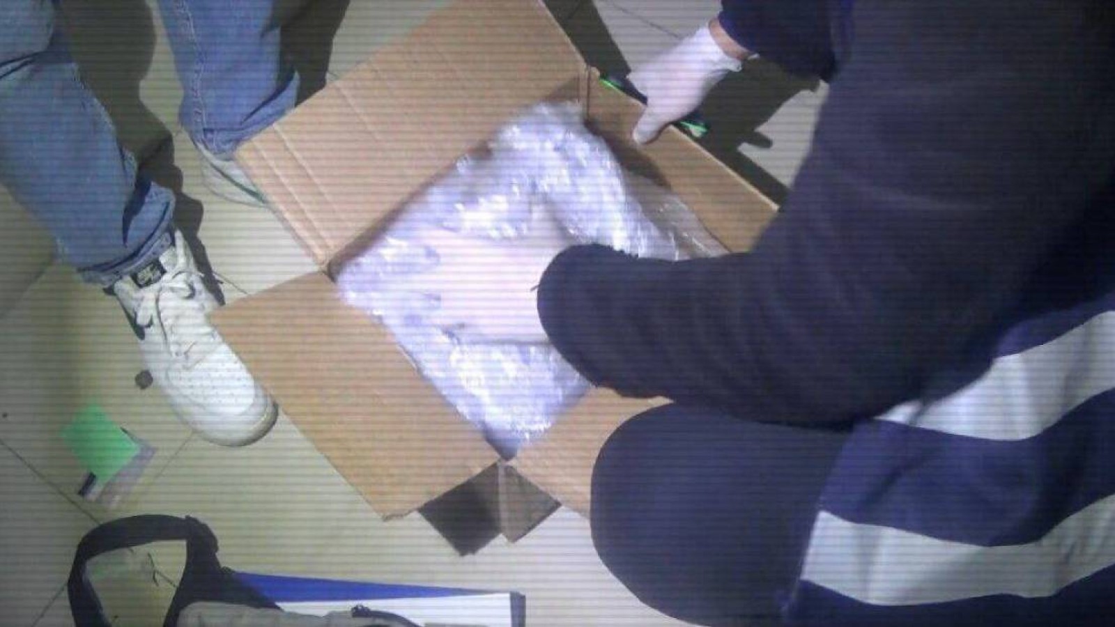 Шетелден келген сәлемдемеден гашиш майы табылды.