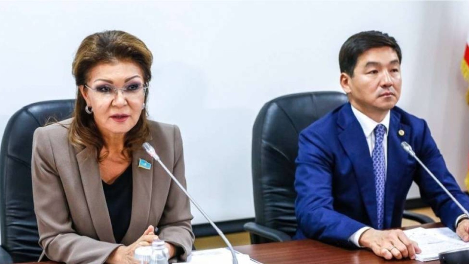 Дариға Назарбаева мен Бауыржан Байбек «Барыс» орденімен марапатталды.