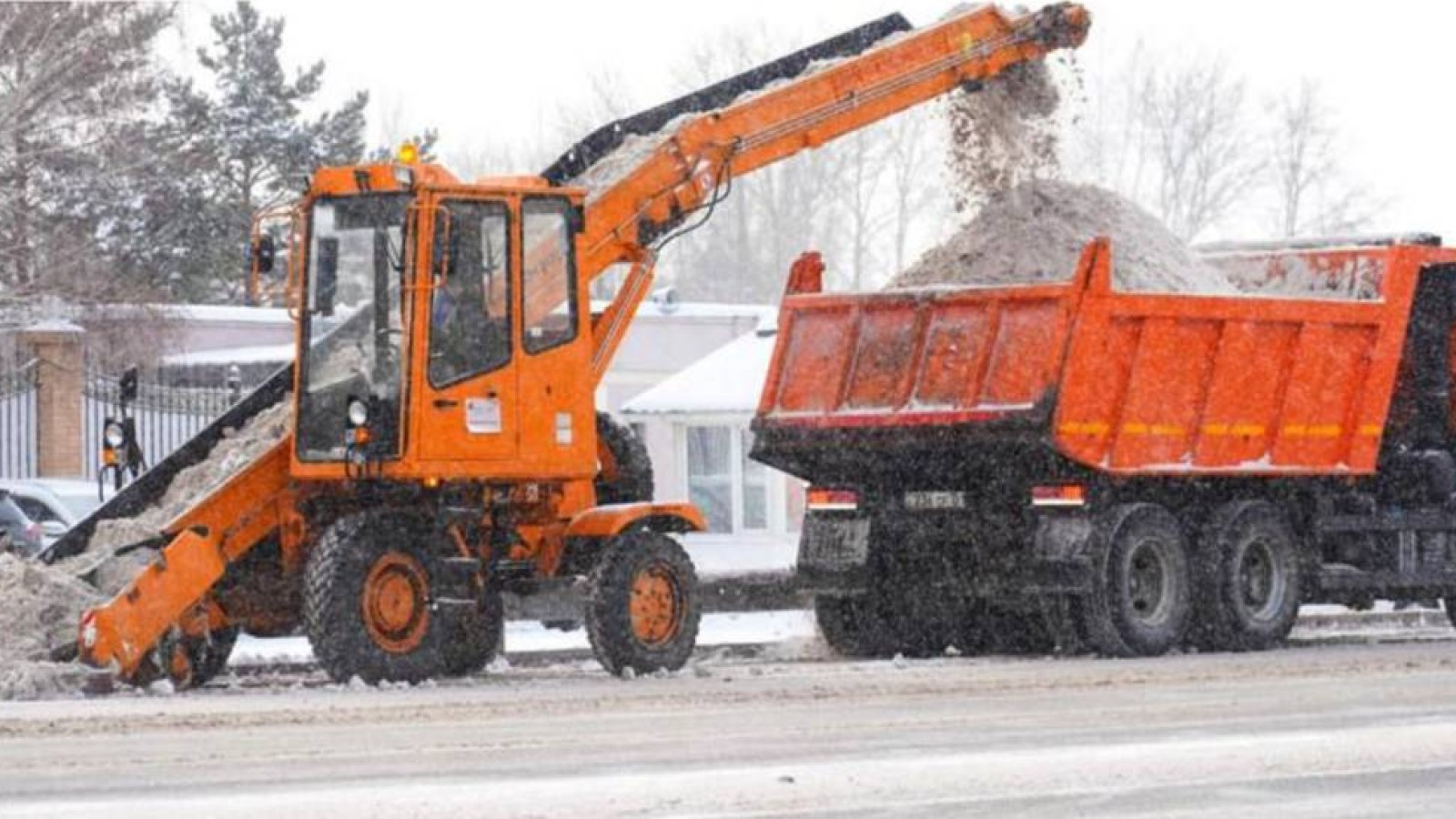 Нұр-Сұлтанда қар жауғаннан кейін жүзге жуық көлік апаты тіркелді.