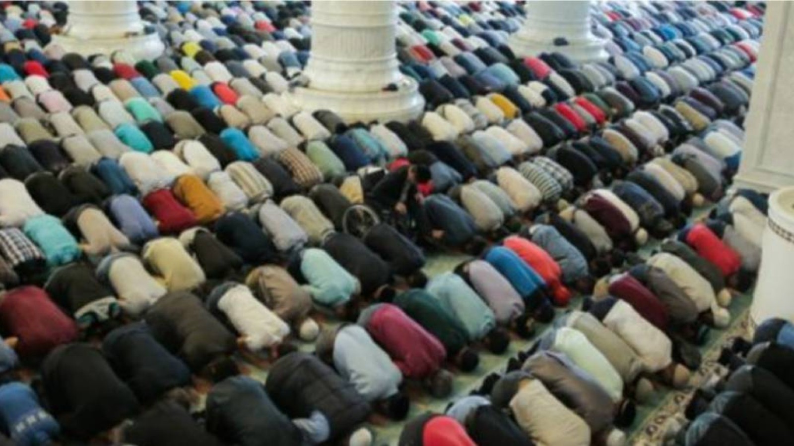 Қазақстандықтар енді жұма намазын мешіт ішінде оқиды.