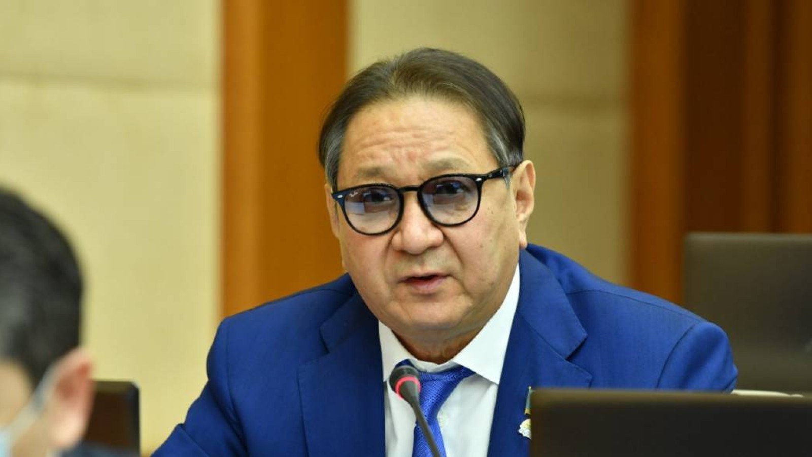 «Бизнесті мазақ етудің бюрократиялық түрі»: Депутат қаржы министрін сынады.