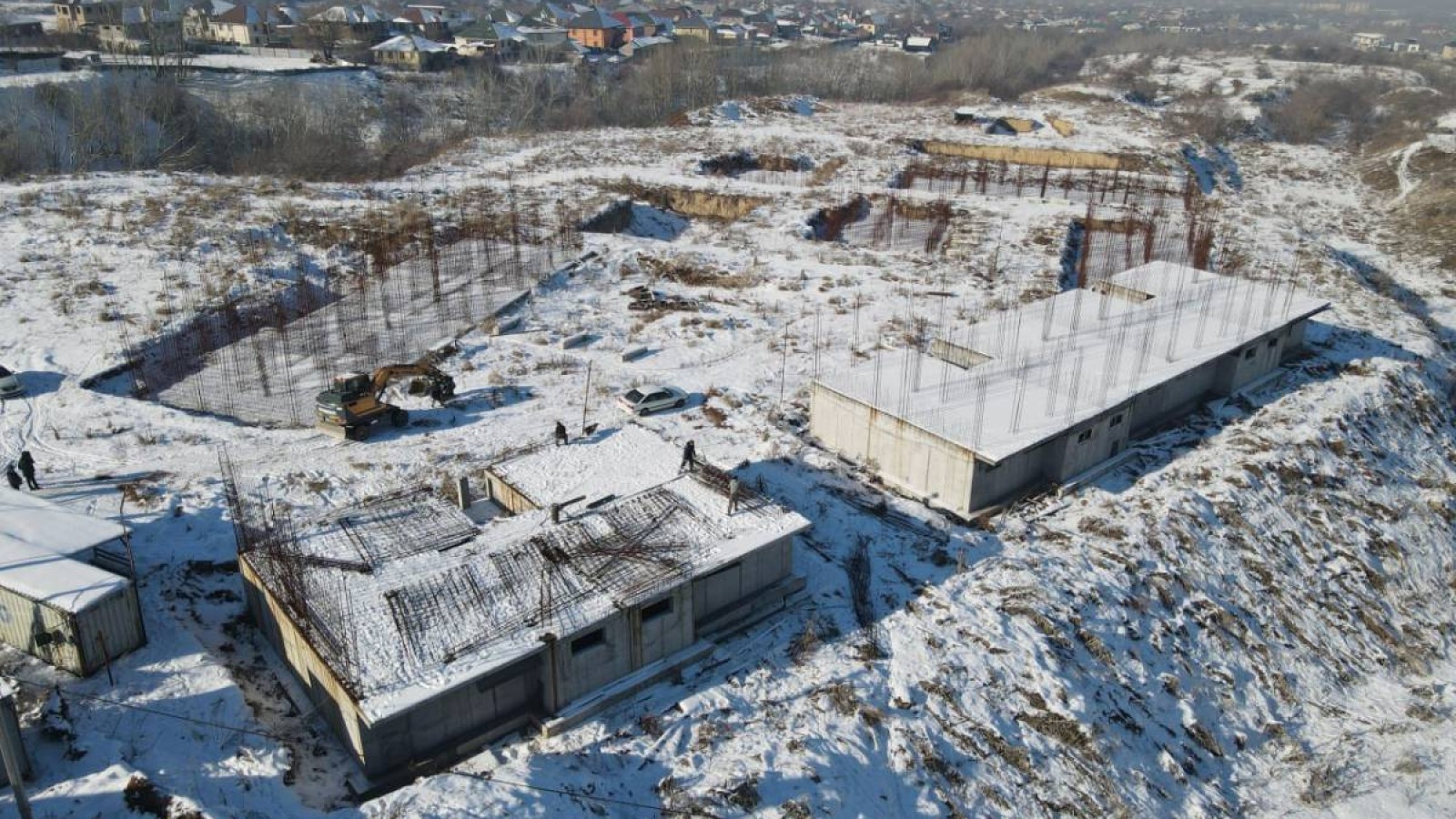 Алматыда тағы бір заңсыз тұрғын үй сүріліп жатыр.