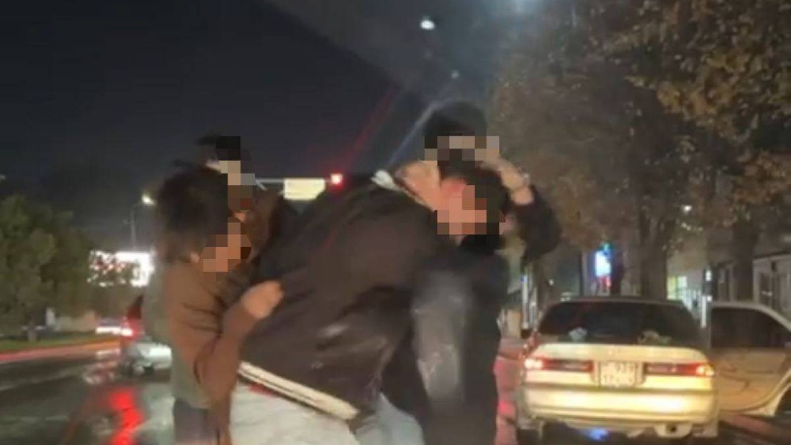 Шымкентте жол үстінде төбелескен жүргізушілерге қатысты іс қозғалды.