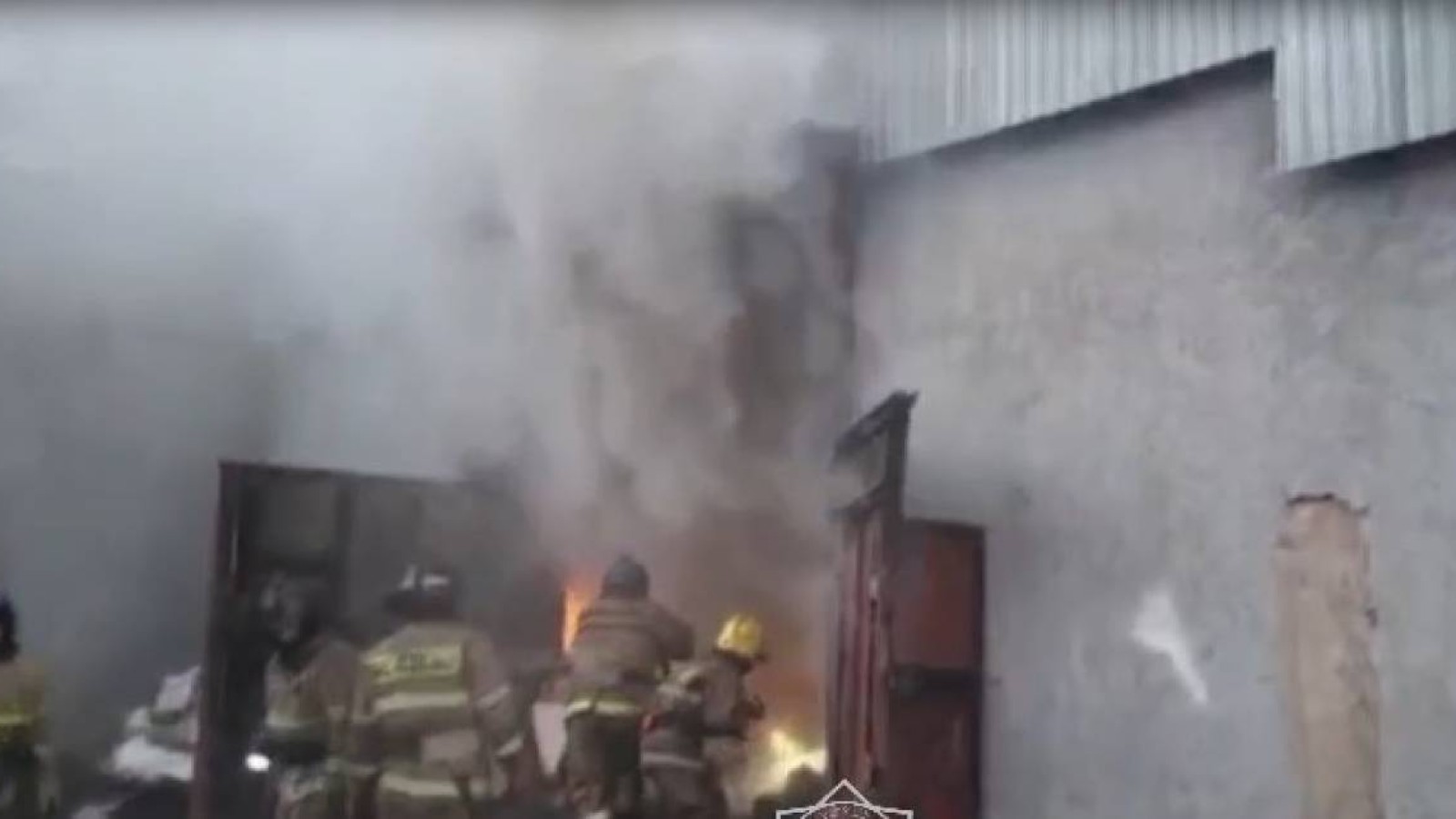 Астанада қойма өртенді.