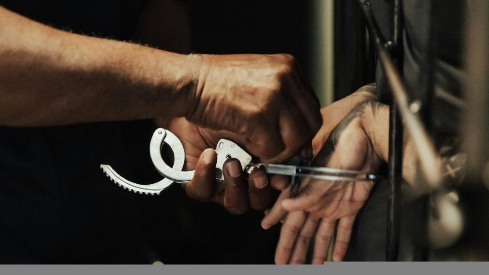 1 миллион пара алған полицей айыппұлмен құтылды.