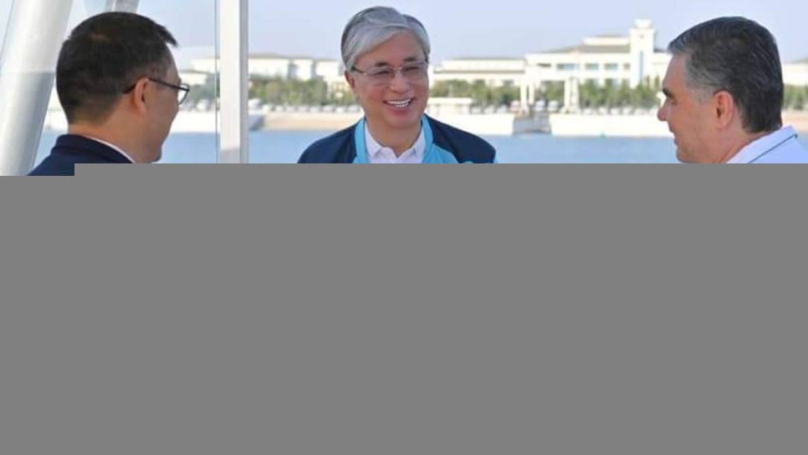 Тоқаев бейресми кездесуге Қазақстан құрамасының Олимпиада формасымен барды.