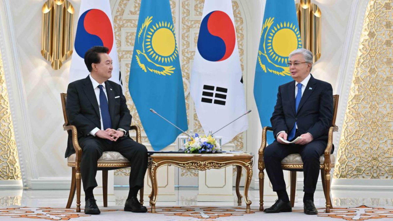 Тоқаев пен Корея президентімен келіссөз жүргізді.