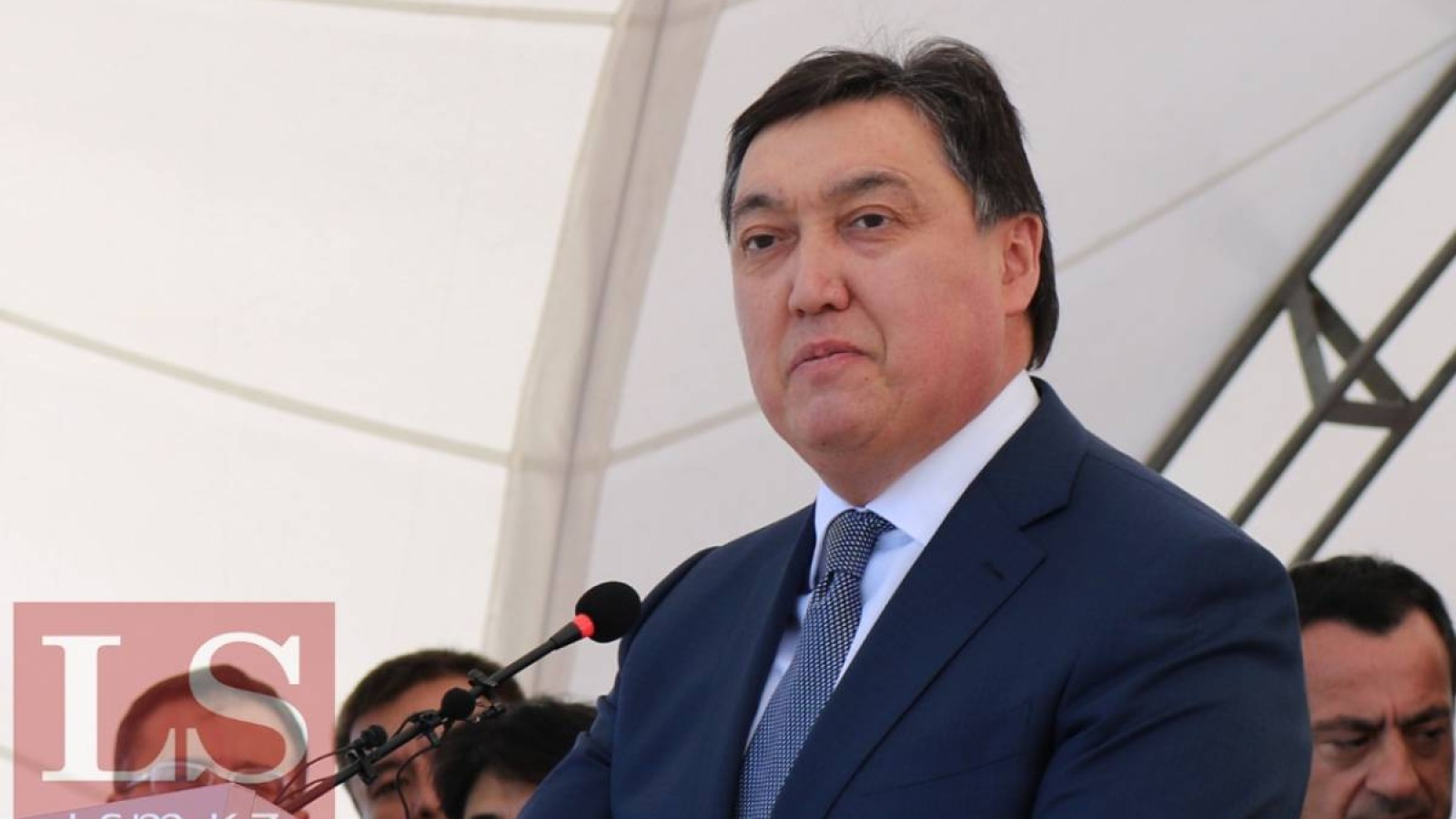 Мамин президент алдында тағы да уәдені үйіп төкті.