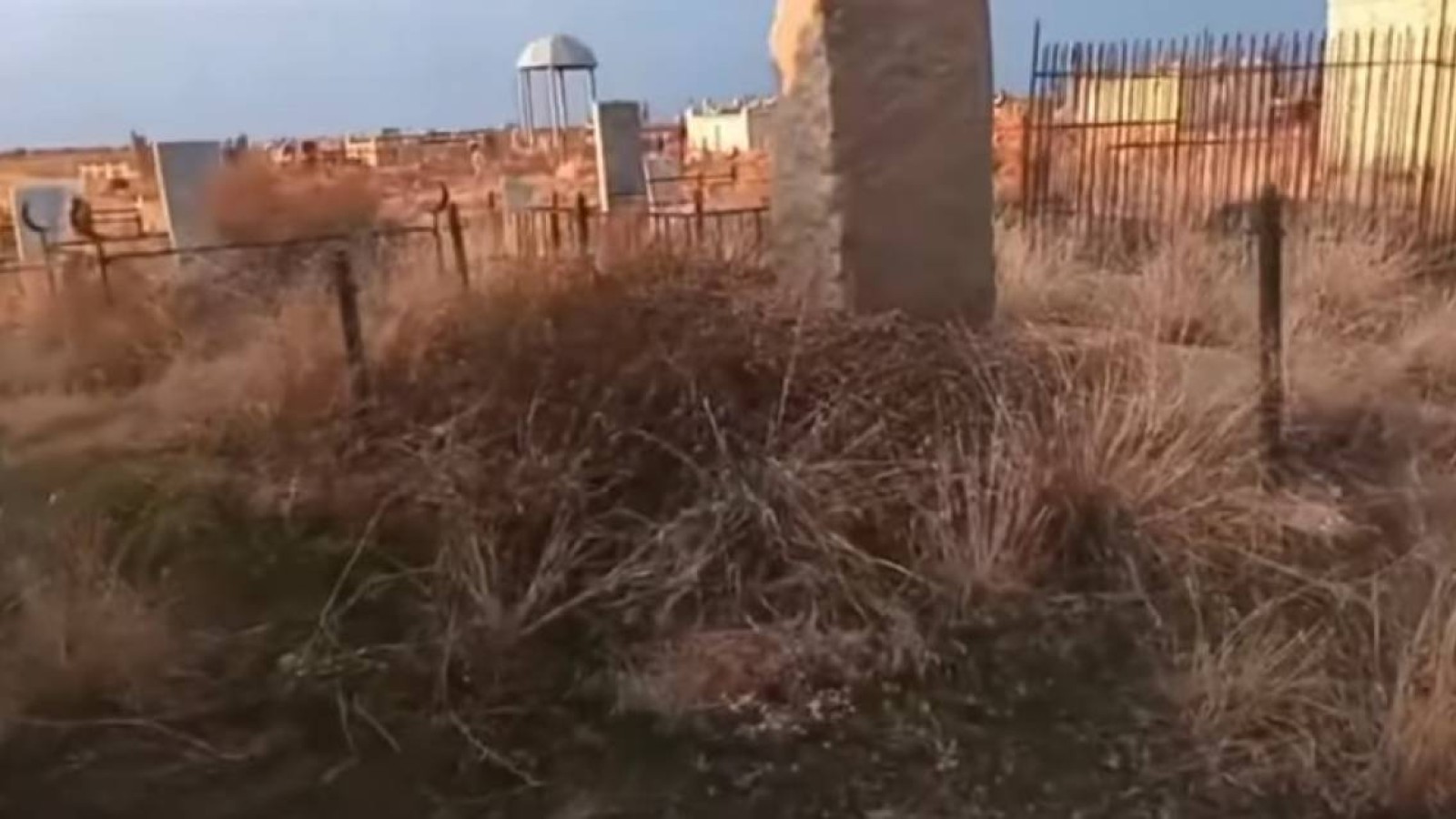 Жамбыл облысында зират қоршауын қолды қылған күдіктілер ұсталды.