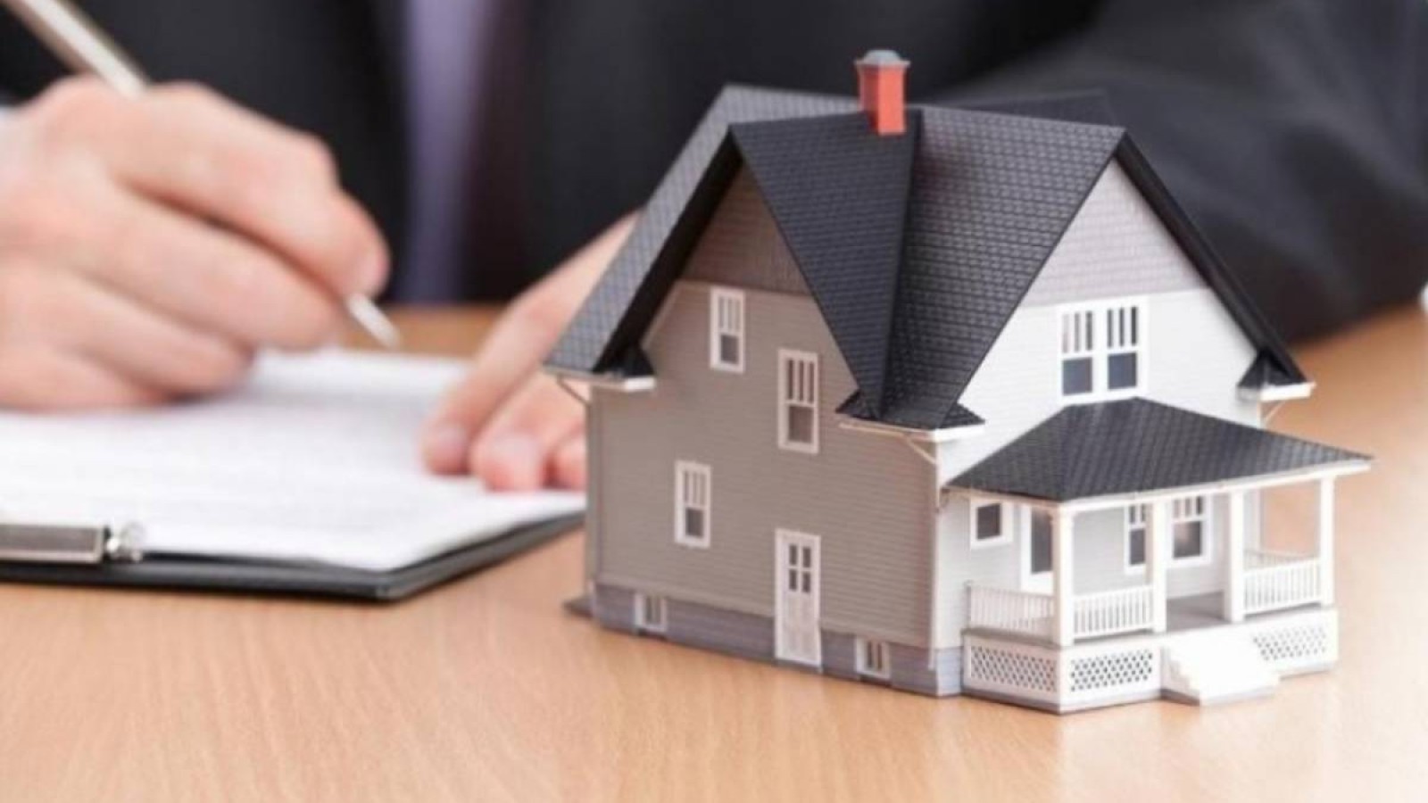 Депутаттар баспанасыз тұрғындарға арналған бағдарлама енгізуді ұсынды.