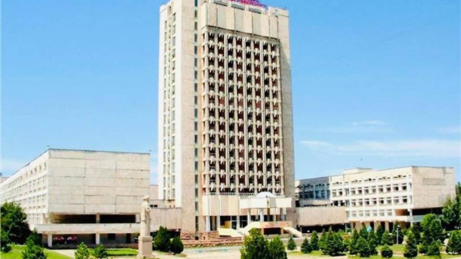 ҚазҰУ-дың заңсыз басып алынған жерлері мемлекетке қайтарылды.