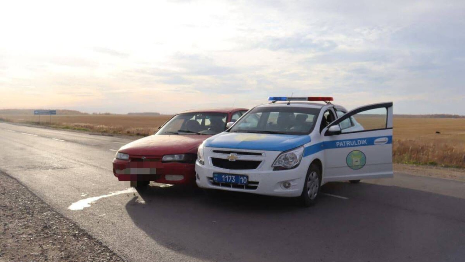 Полиция мас жүргізушіні әрең қуып ұстады.