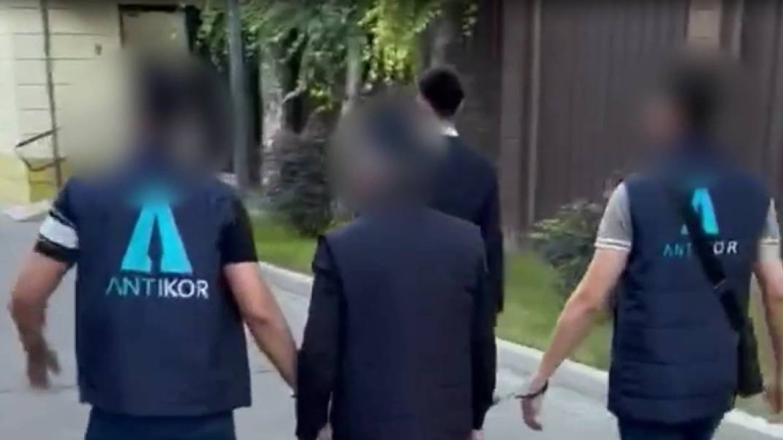 Іле ауданының әкімі жемқорлық бойынша күдікке ілінді.