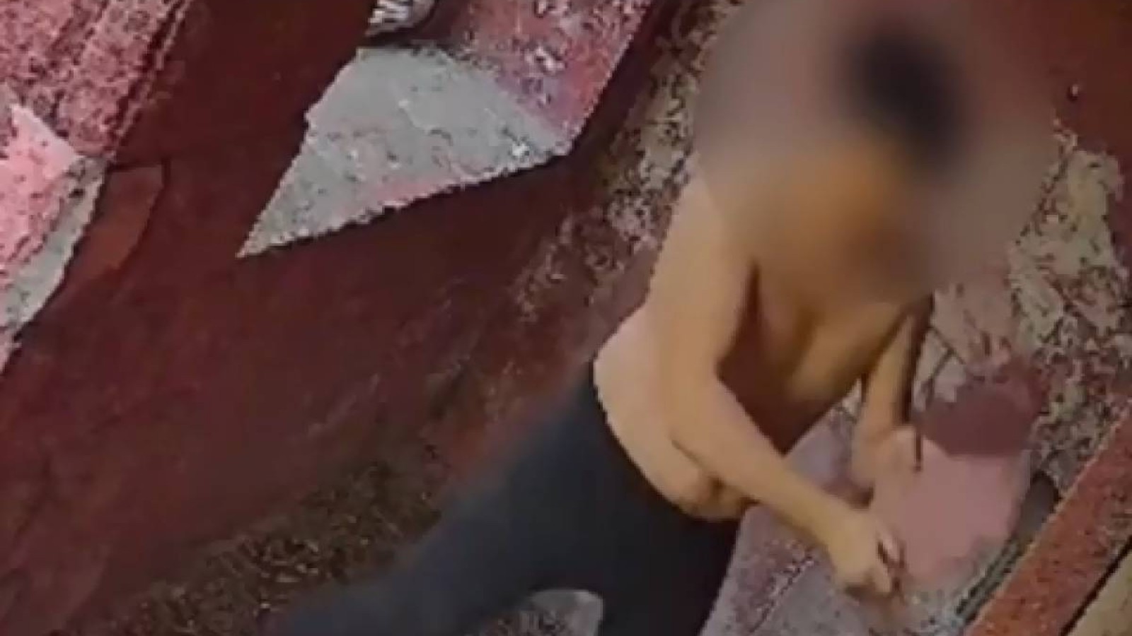 Домофонды кірпішпен сындырған астаналық қамауға алынды.