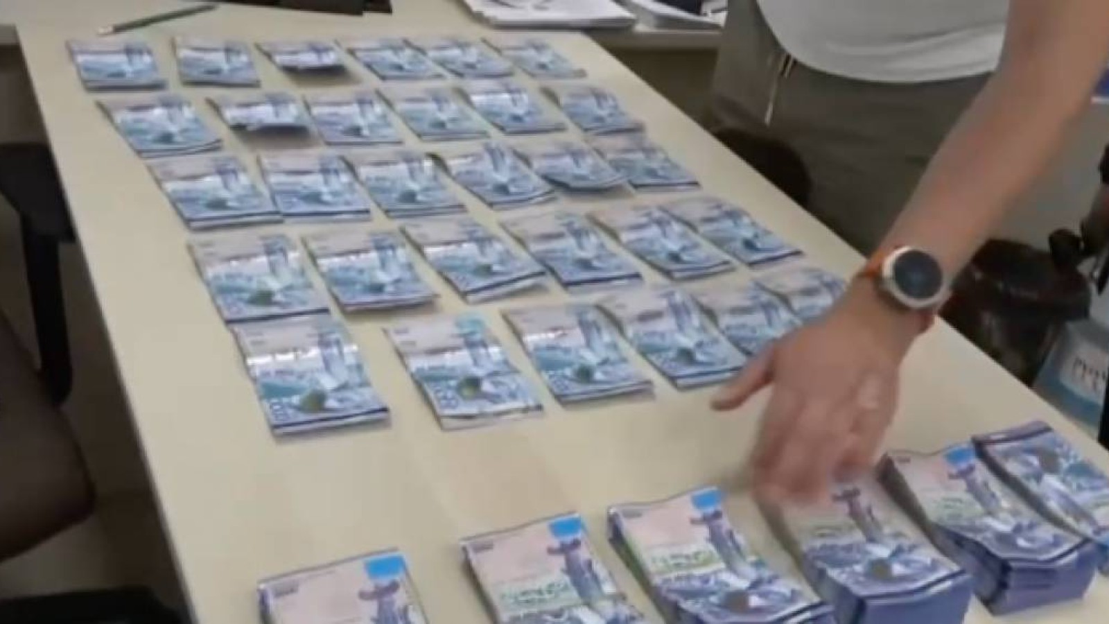 Түркістан облысында жалған ҰҚК қызметкері пара алу кезінде ұсталды.