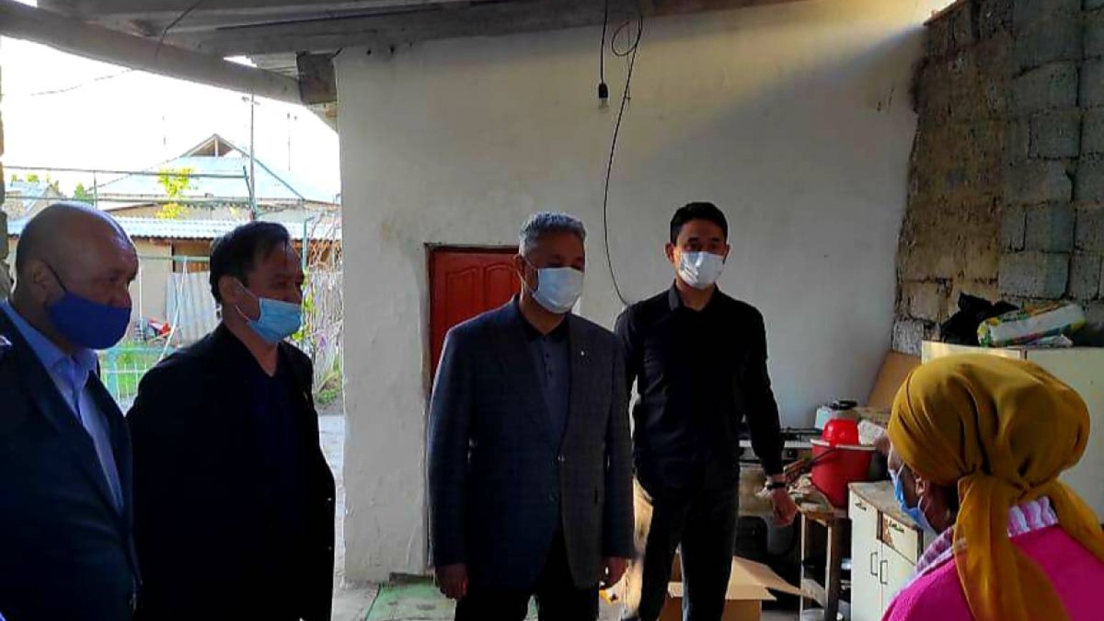 Перуашев Түркістандағы кедейлерге садақа бергенін жариялады.