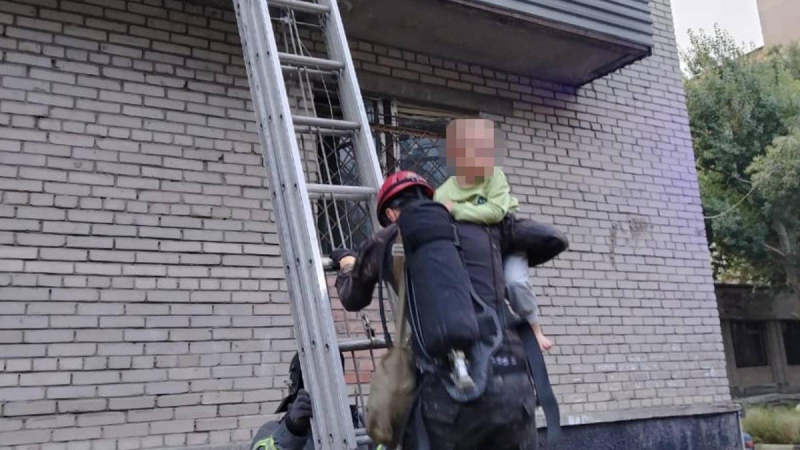 ШҚО-да өрт кезінде 15 адам эвакуацияланды.