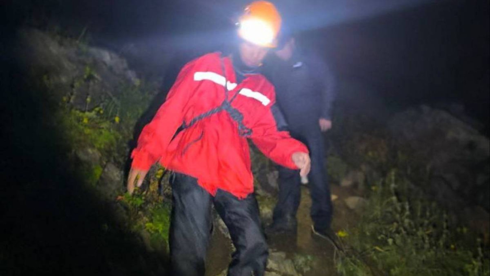 Алматыда екі жас турист құтқарылды.