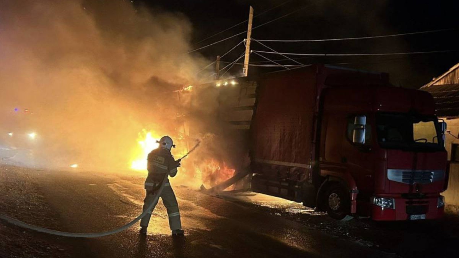 Қызылорда облысында жүк автокөлігі өртенді.