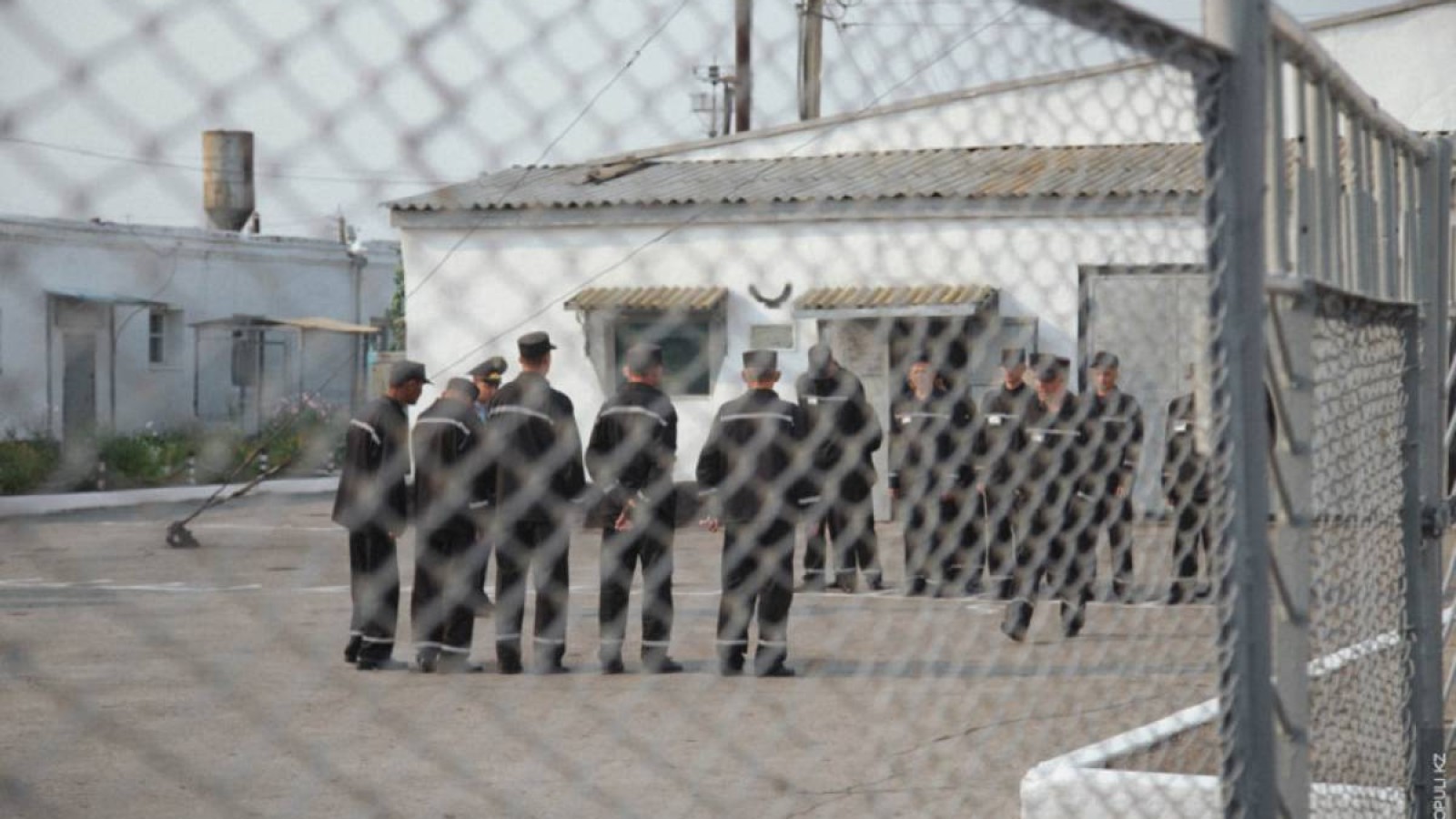 Түрмедегілер телефон арқылы кредит рәсімдеп, онлайн-казино ойнаған.