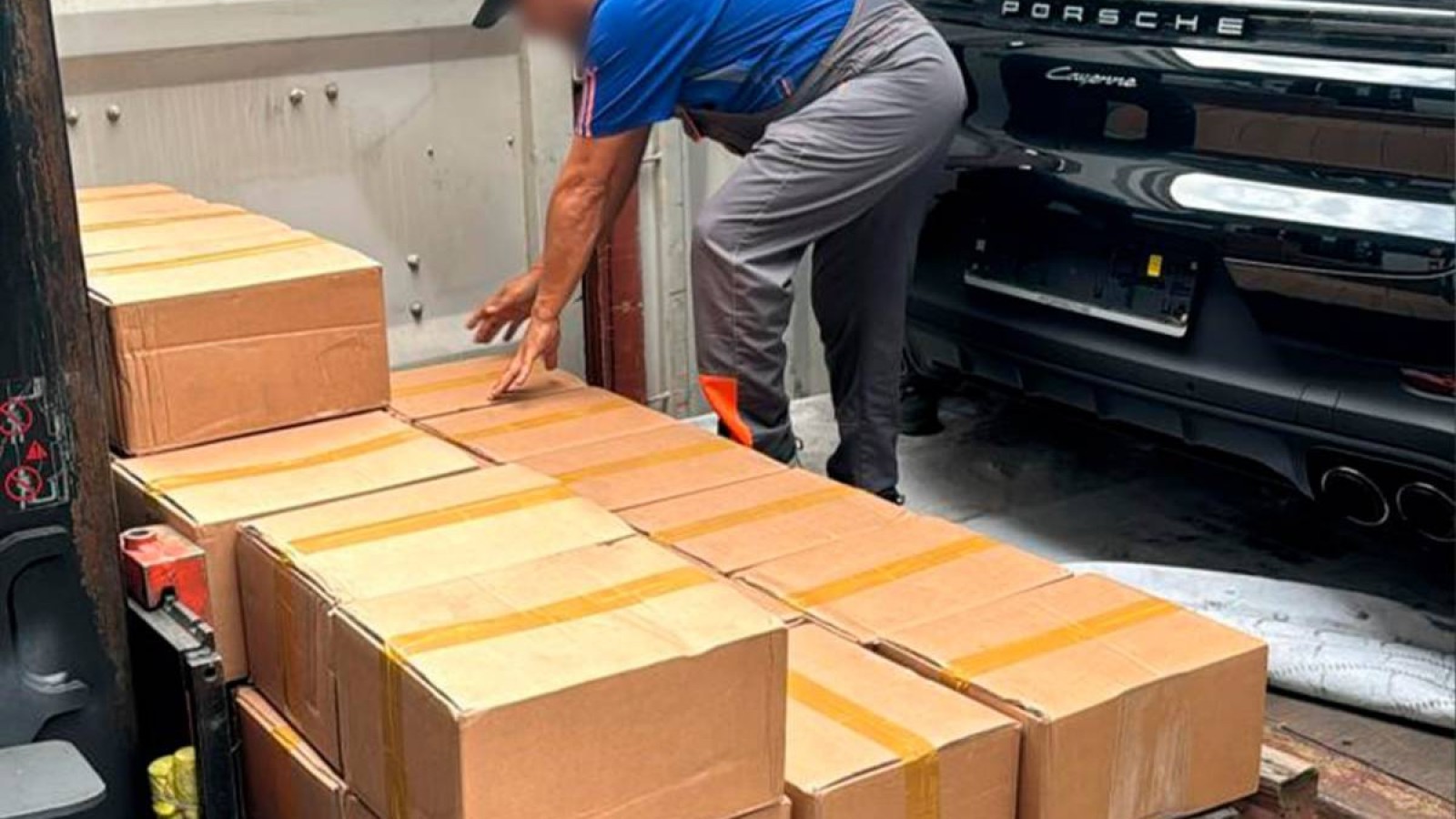 Дәрі-дәрмектерді заңсыз алып өтпек болғандар ұсталды.