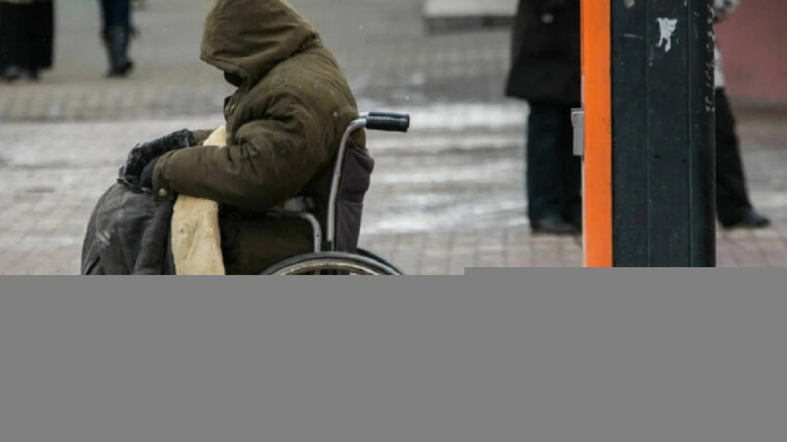 Маңғыстауда мүгедектігі бар адамдарды қайыр сұрауға мәжбүрлеген.