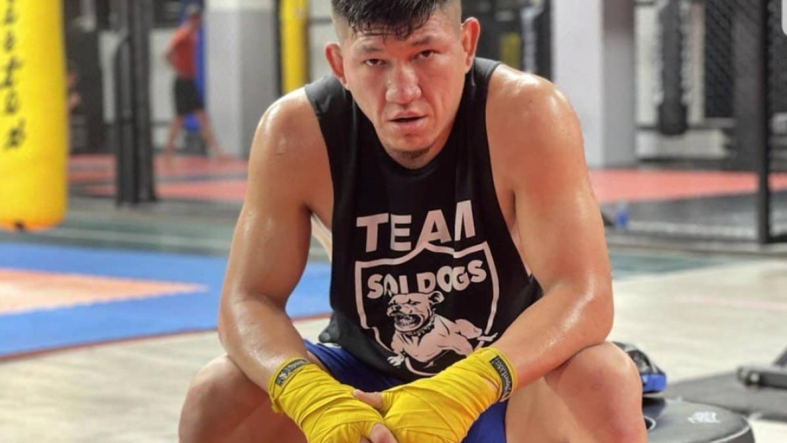 Қуат Хамитов қарсыласын 50 секундта нокаутқа түсірді.