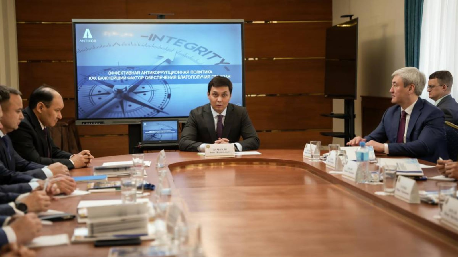 Антикормен мемлекетке 2 млрд доллар қайтарылды.