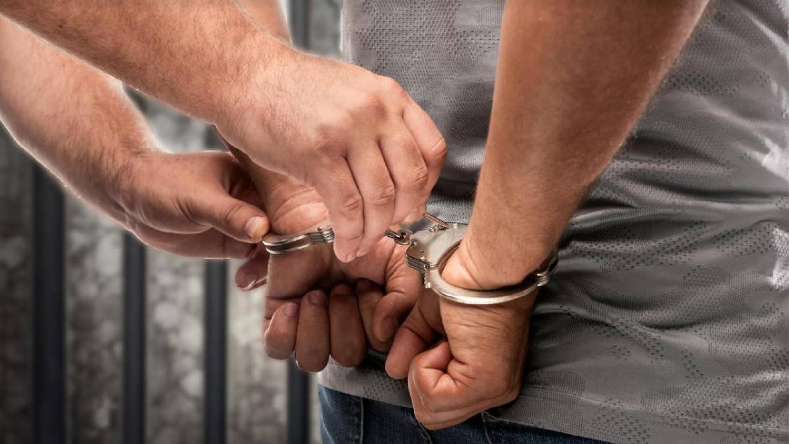 Шымкентте алаяқтық жасағаны үшін нотариус сотталды.