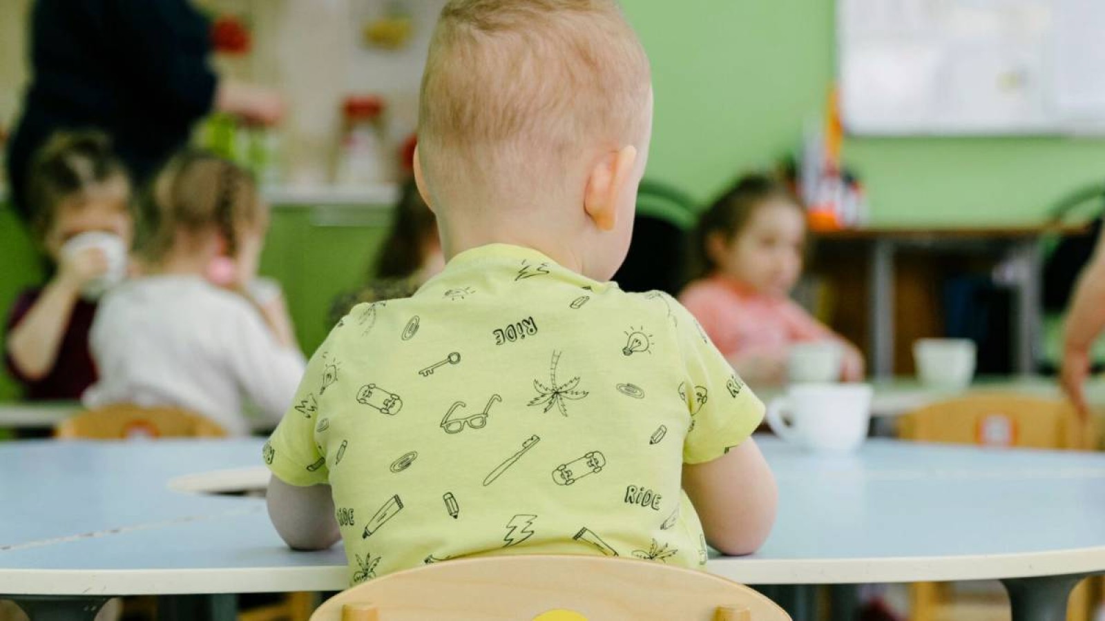 Ерекше күтімді қажет ететін балалар үшін азық-түлікті жоғары бағамен алып келген.