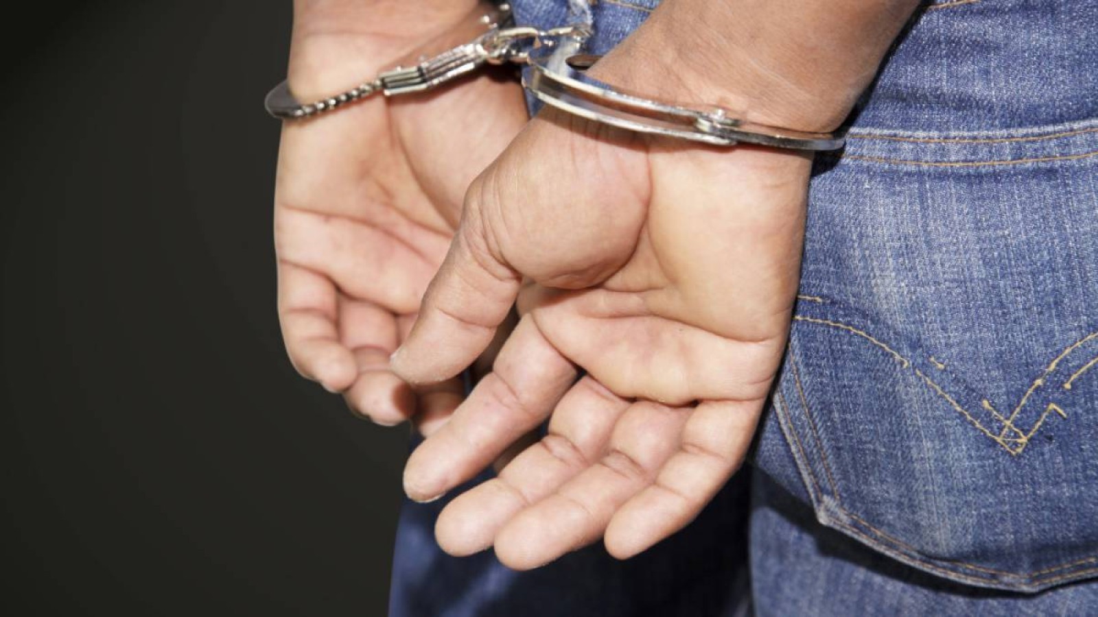 Өзбекстан азаматы шекарадан өтерде есірткі салынған пакетті жұтып қойды.