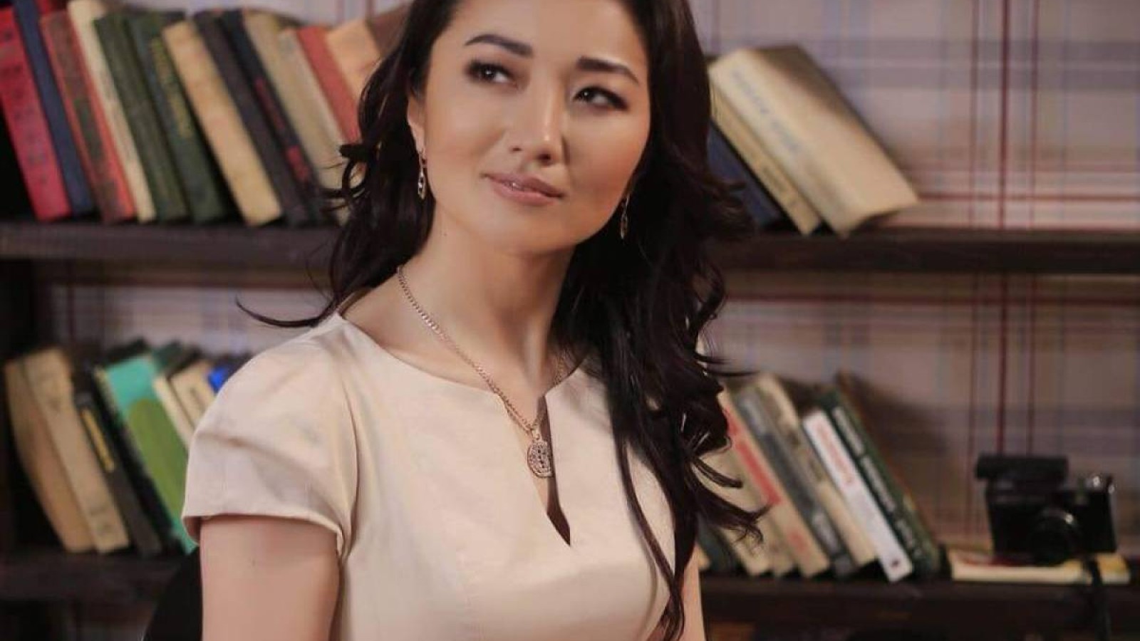 Мақпал Мысаның авторлық кешін неге мемлекет қаржыландырды?.