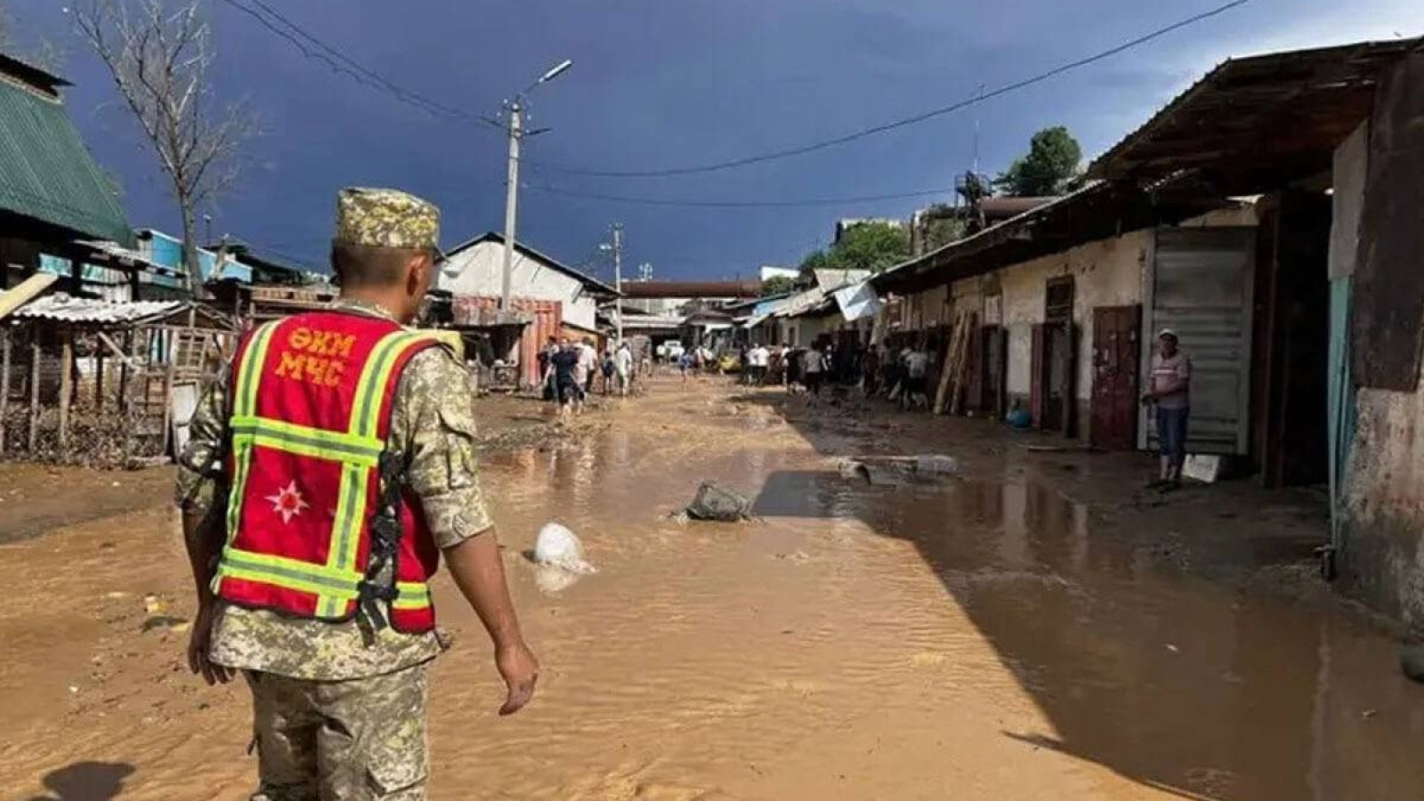 Қырғызстанда селге аққан баланың денесі Өзбекстаннан табылды.