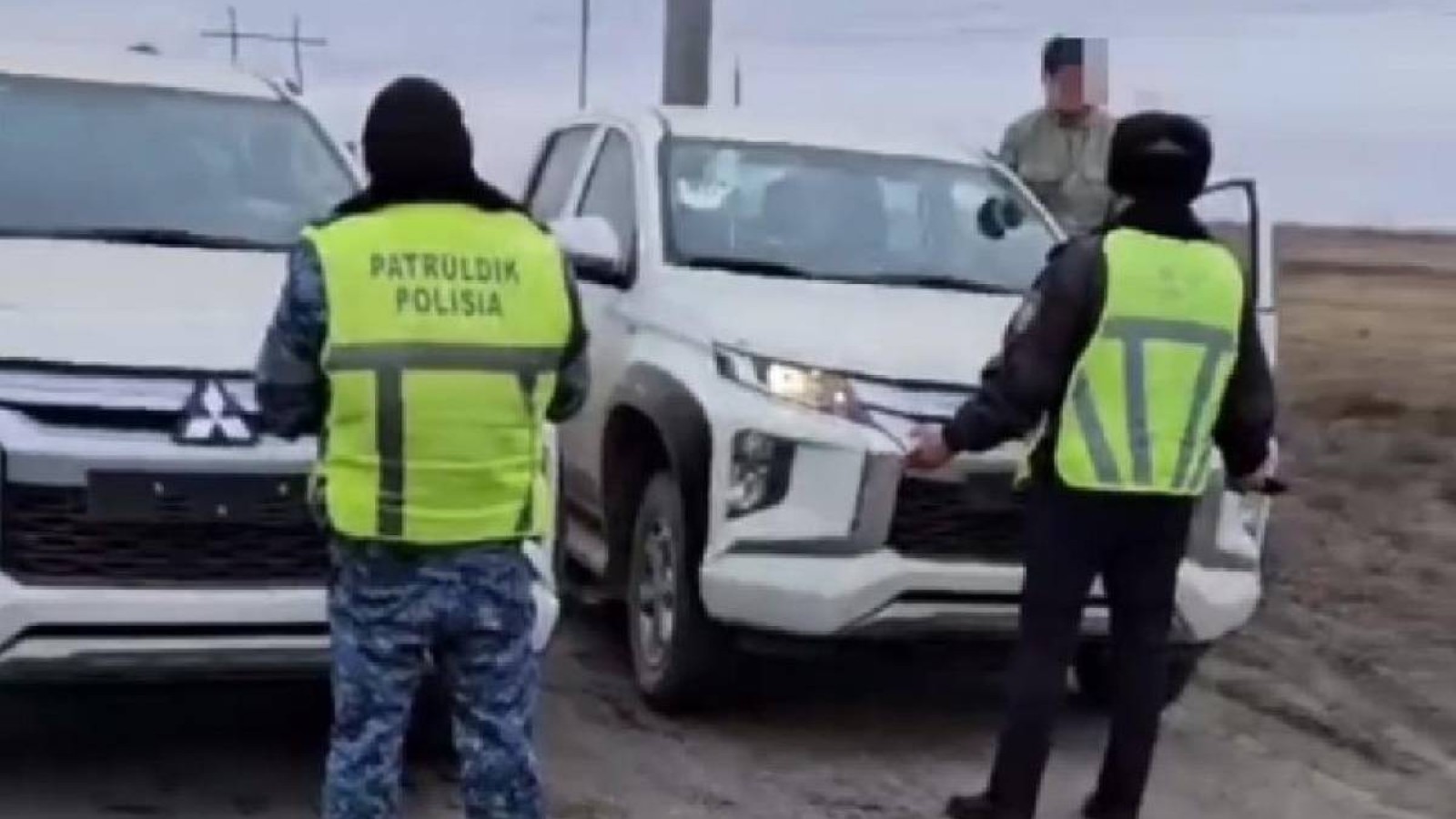 Қостанай облысында блок-бекетті бұзып өтпек болған жүргізуші тұтқындалды.