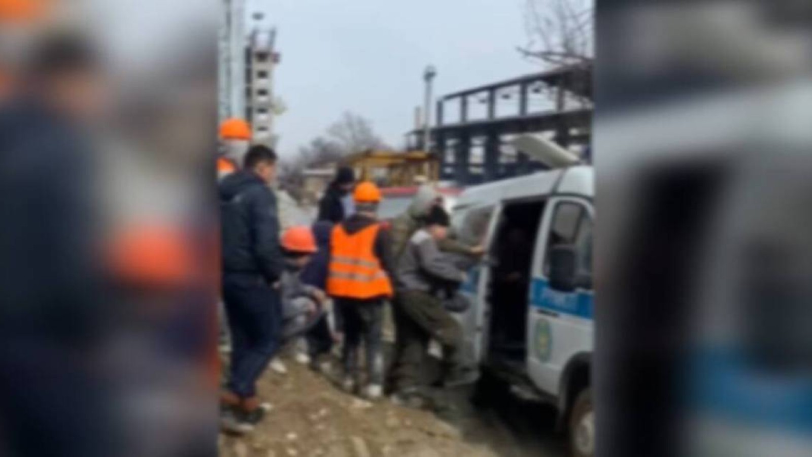 121 шетелдік елден мәжбүрлеп шығарылды.