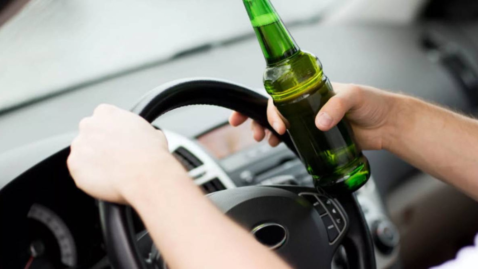 Полицияға бағынбаған шенеунік 15 тәулікке қамалды.