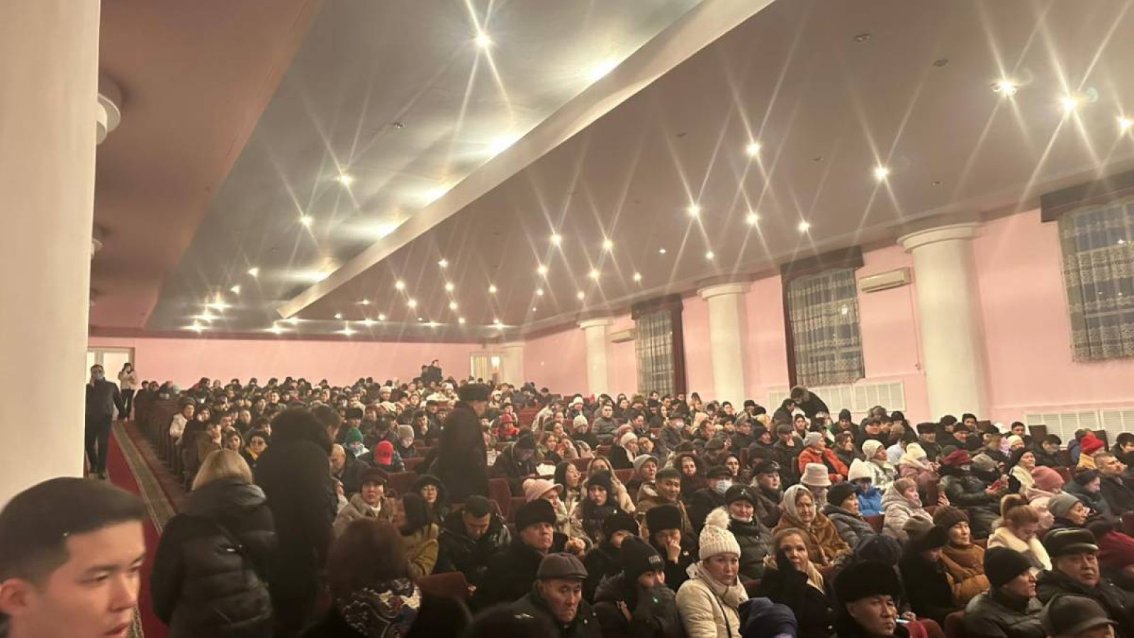 «Ел тағдыры» республикалық саяси партиясының жалған съезі көзбояушылықпен аяқталды.