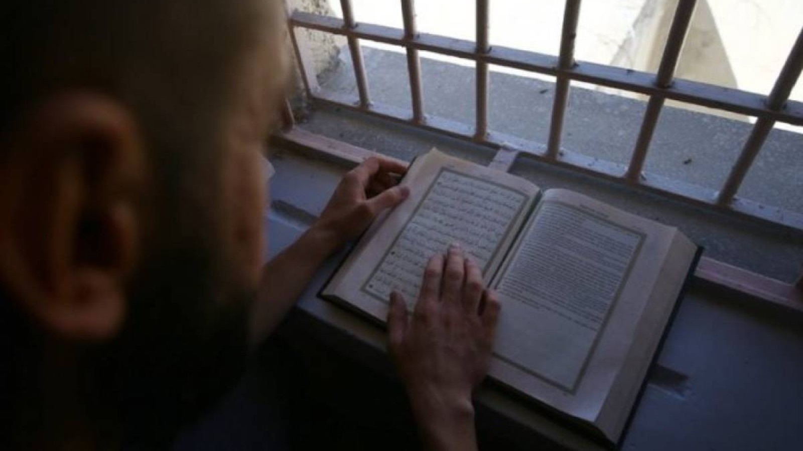 Дін өкілдері жазасын өтеушілерге дәріс өткізеді.