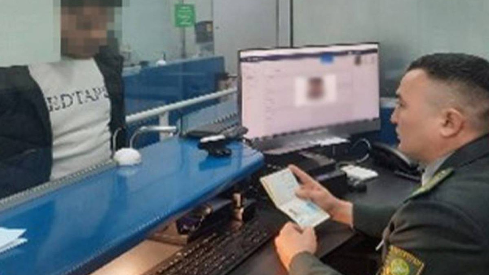 Алматы әуежайында жалған құжат ұсынған шетелдіктер ұсталды.