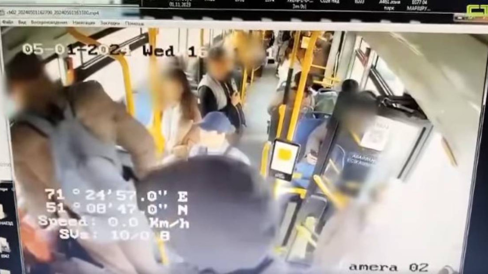 Автобустағы жолаушы билет тексерушіге газ балон шашып жіберді.