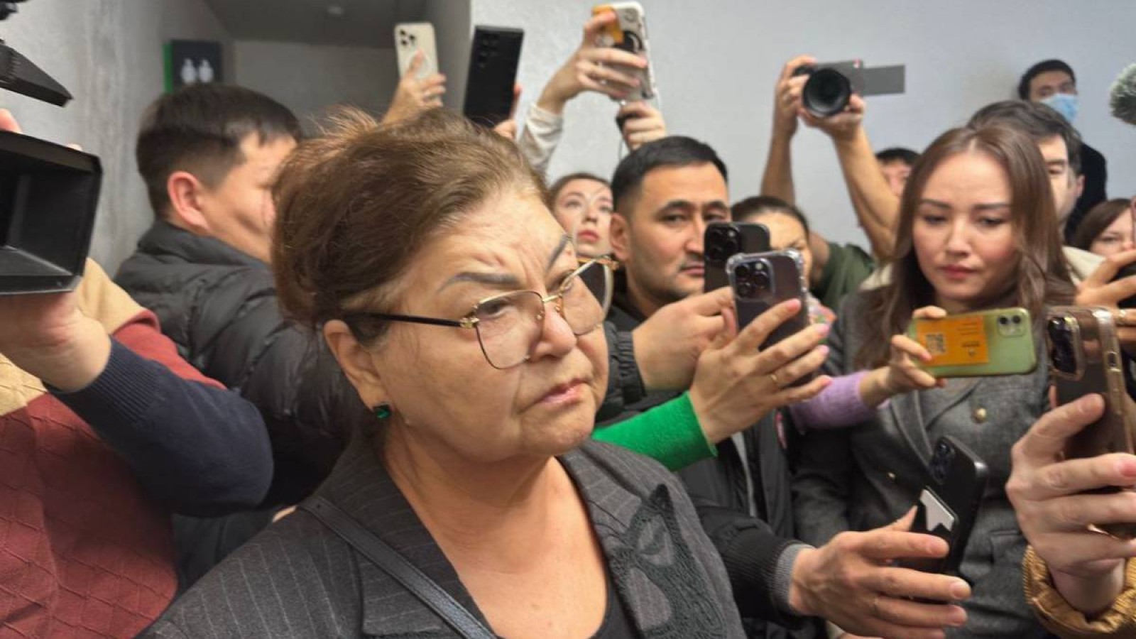 “Жазалаушы көпшілік оған судья болмауы керек” – Бишімбаевтың анасы.