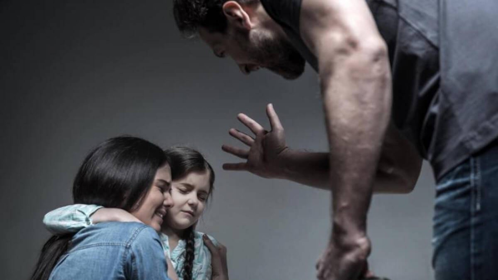 Тұрмыстық зорлық-зомбылық құрбандары отбасын қолдау орталықтарында уақытша тұрақтай алады.