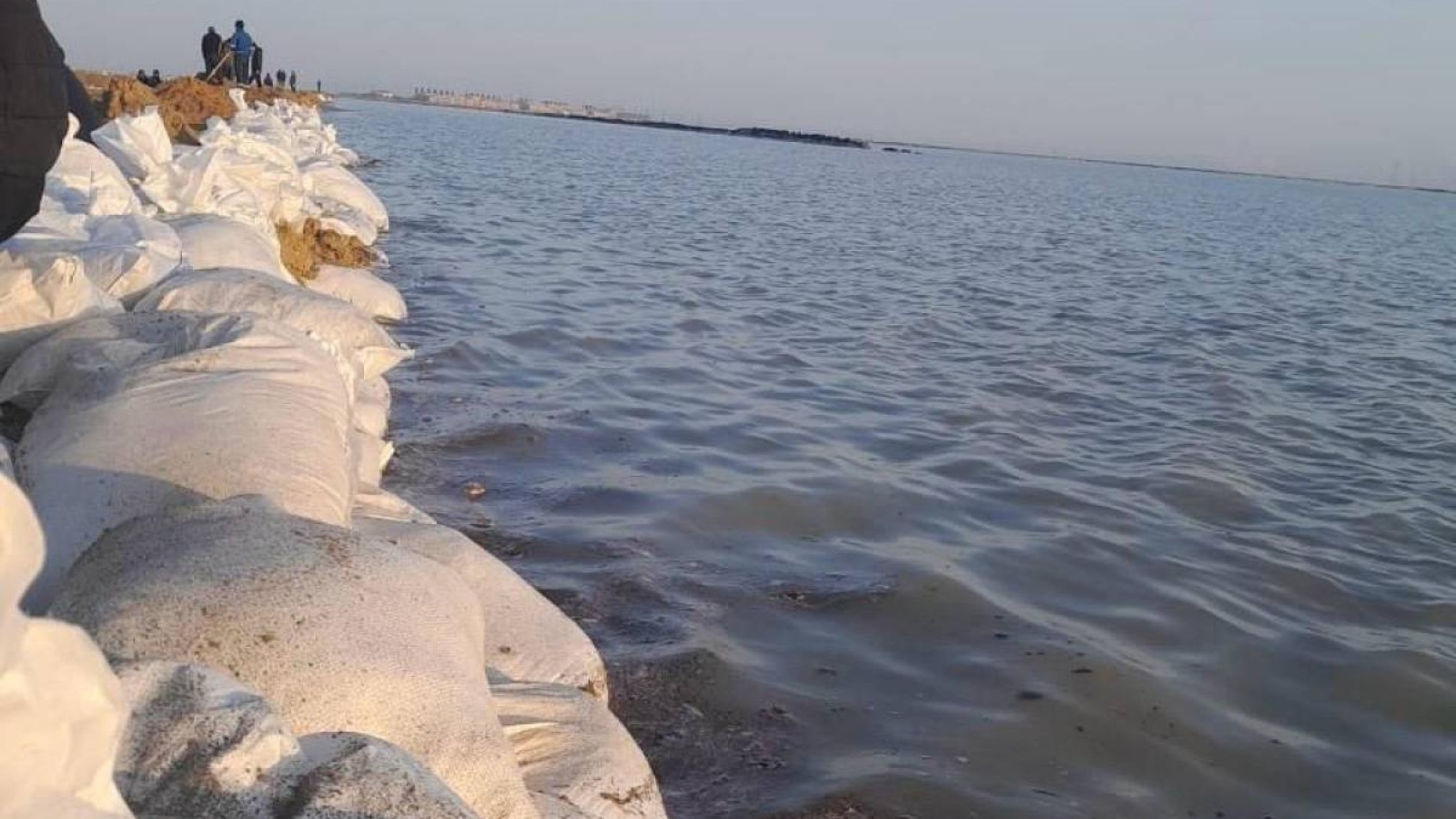 Атырауда Жайық өзеніндегі су деңгейінің көтерілуі жалғасуда.