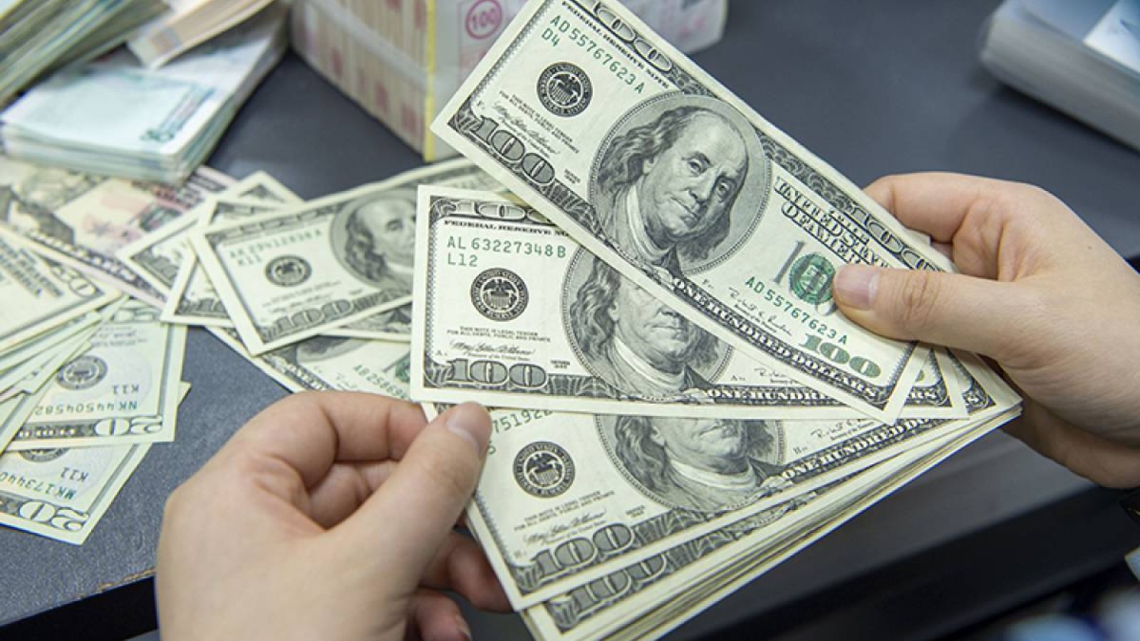 Шымкентте жалған доллар сатпақ болған азамат ұсталды.