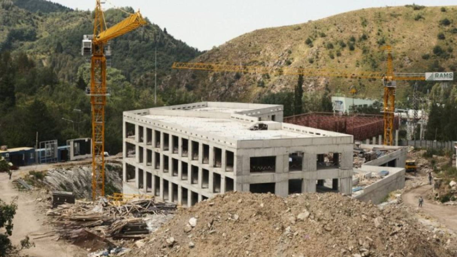 Алматының тау бөктерінде 54 заңсыз құрылыс анықталды.