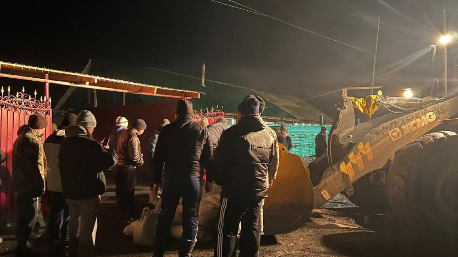 Аягөз ауданында су тасқыны қаупі бар аймақтардан азаматтарды эвакуациялау жалғасуда.