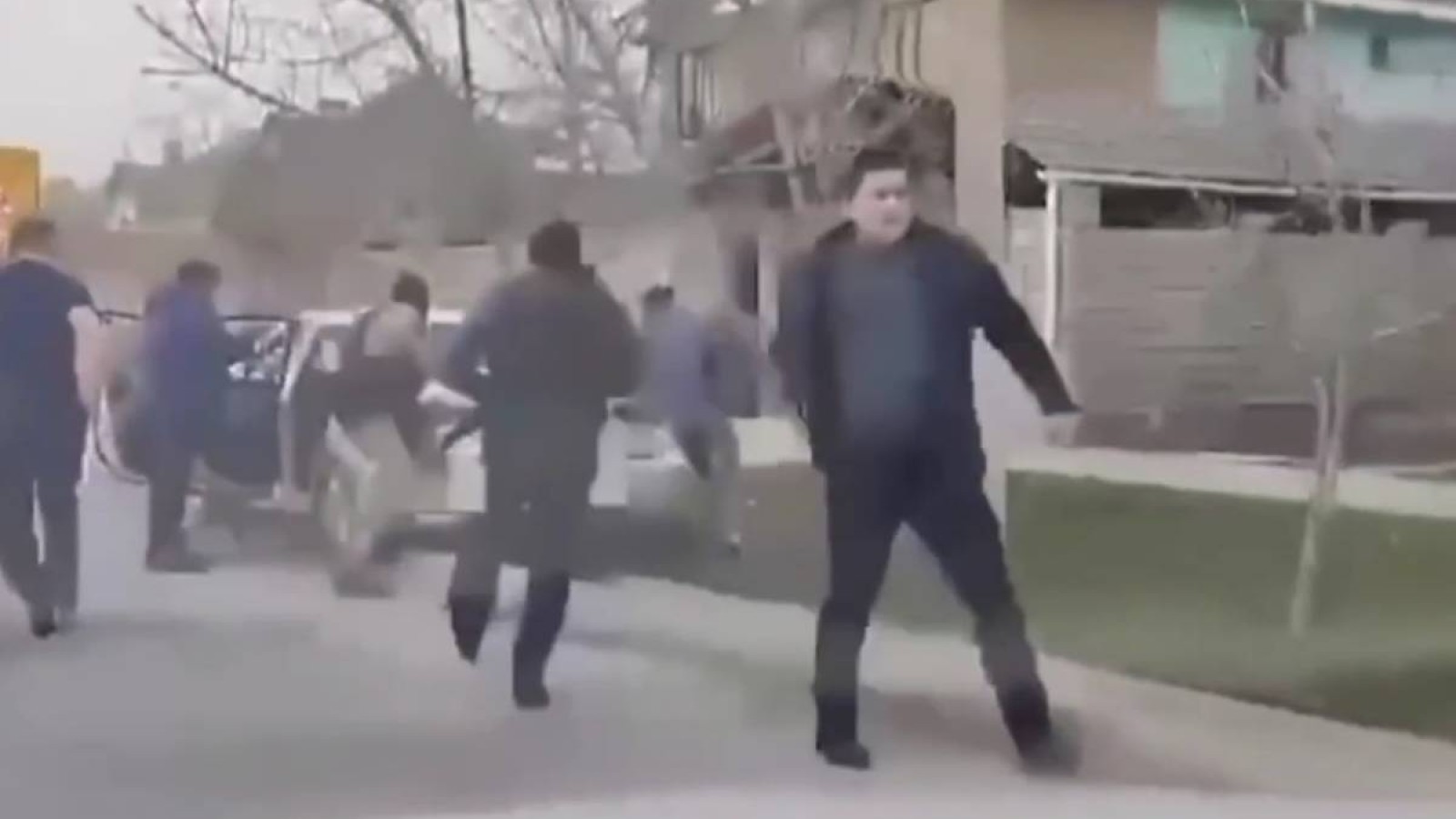 Түркістан облысында ер адам бұрынғы әйелін пышақтап, белгісіз жаққа алып кеткен.