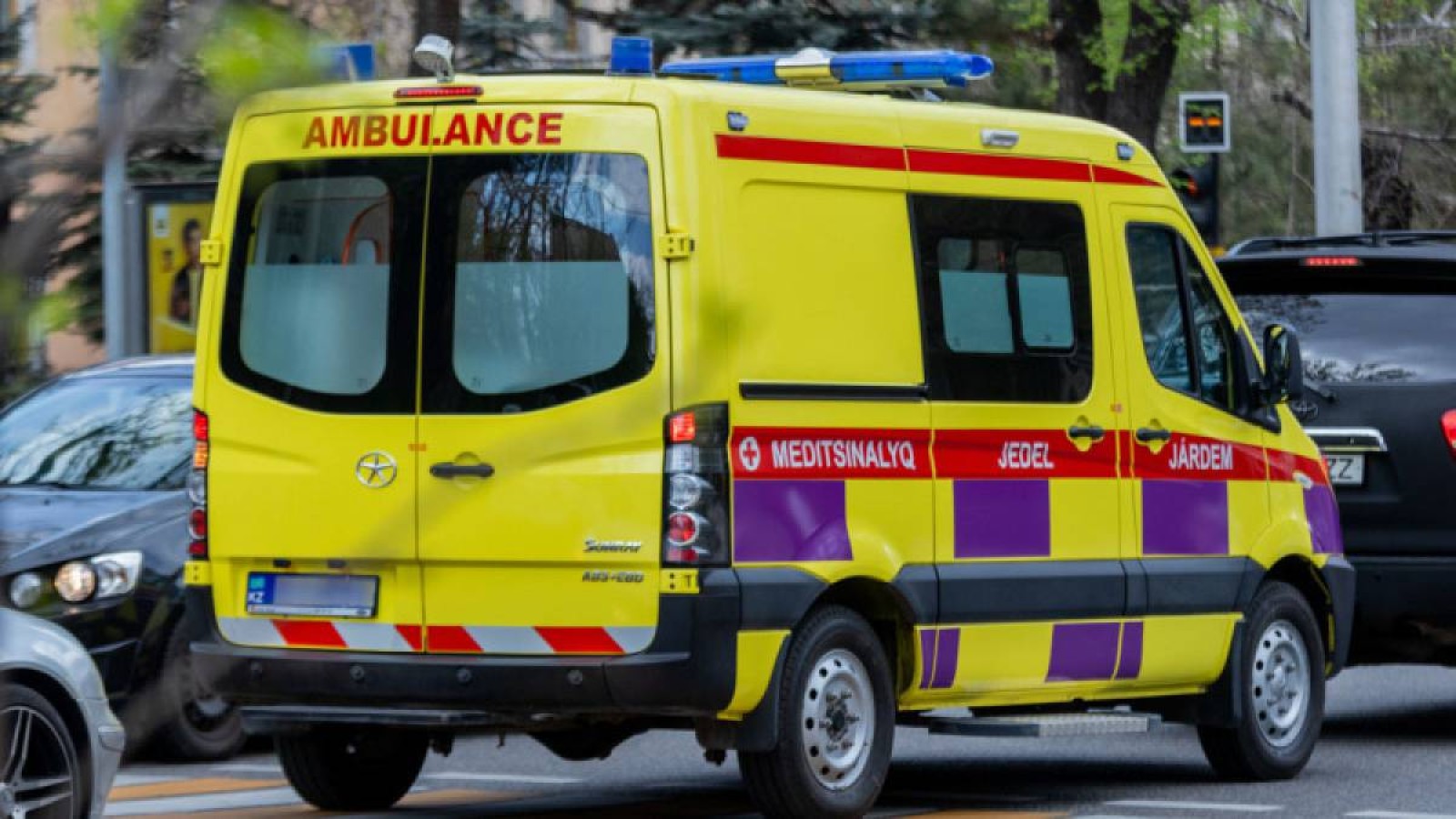 Елордада мектеп директоры пышақ жарақатымен ауруханаға түсті.