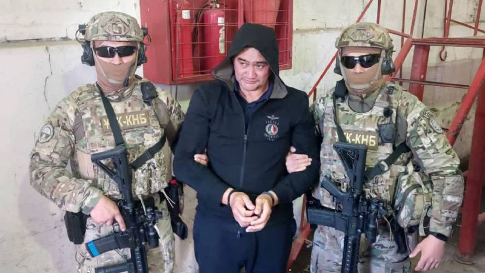 Серік Күдебаевтың ұсталған сәтінен фотолар жарияланды.